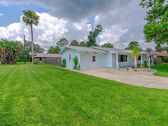 5th image of 2530 Victory Palm Dr