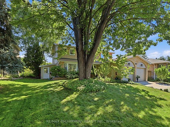 2nd image of 463 Gowland Cres