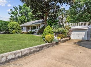 44 Beechwood Ter, Matawan, NJ 07747