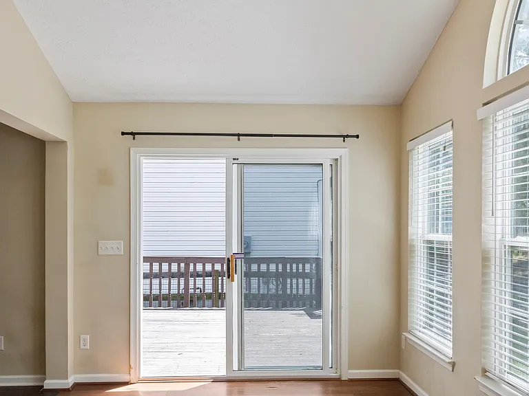 443 Indian Lake Dr — Photo 6