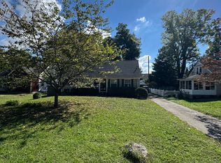 4208 Alton Rd, Saint Matthews, KY 40207