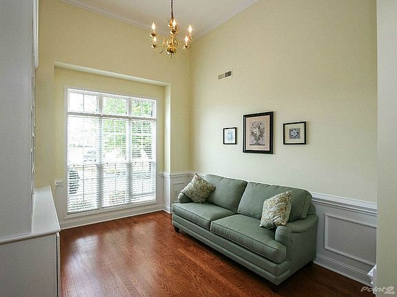 Dining room with built-ins could be office