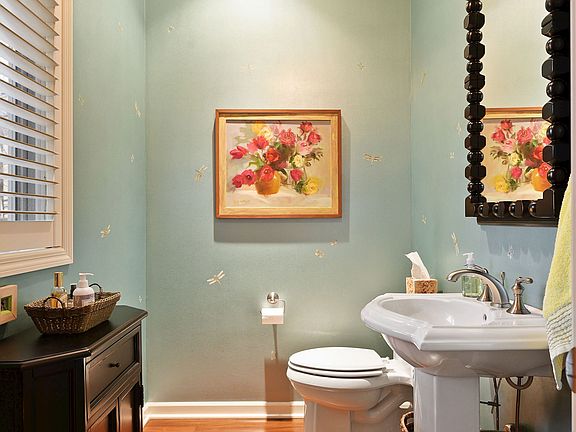 Adorable Powder room!