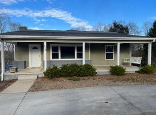 112 Hilltop Dr, Travelers Rest, SC 29690