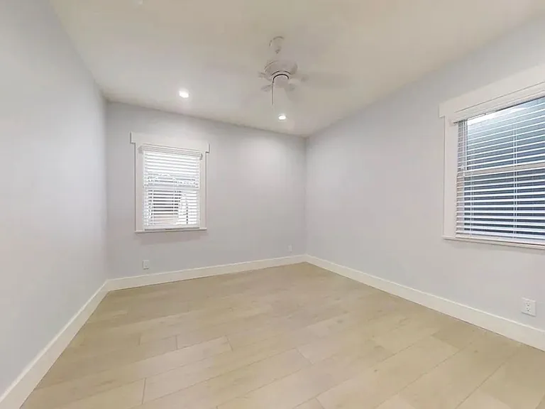721 W Almond Ave — Photo 9