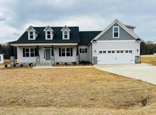 300 Carolina Landing Dr, Zebulon, NC 27597