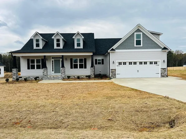 300 Carolina Landing Dr, Zebulon, NC 27597