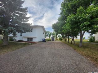 413 2nd St N, Cabri, SK S0N0J0
