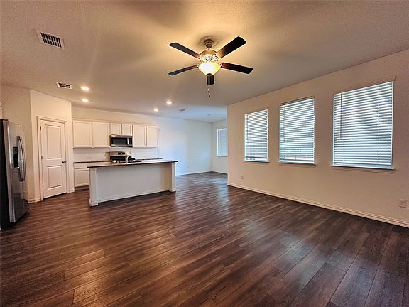 4th image of 5925 Pensby Dr