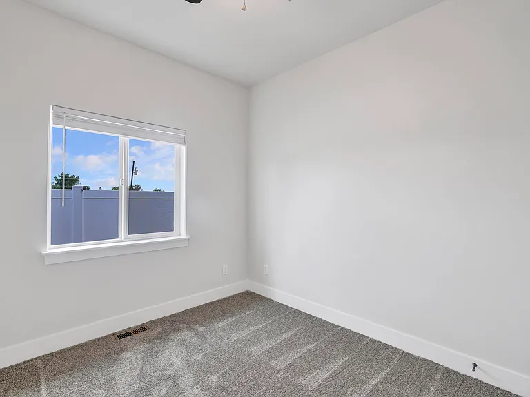 533 Irene St — Photo 22