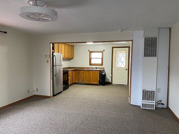 4th image of 115 W 2nd St