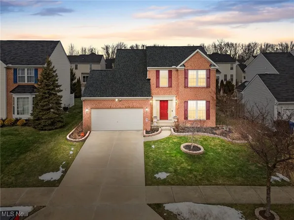 156 Colonial Dr, Painesville, OH 44077