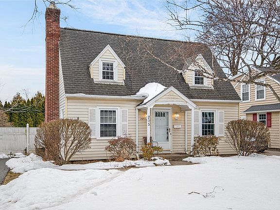 2nd image of 205 Thorncliffe Dr