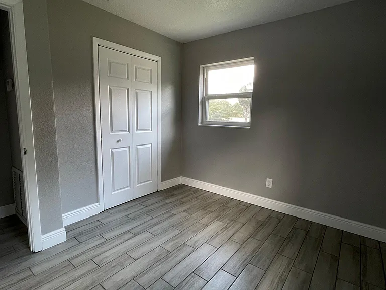 204 6th Jpv St — Photo 16