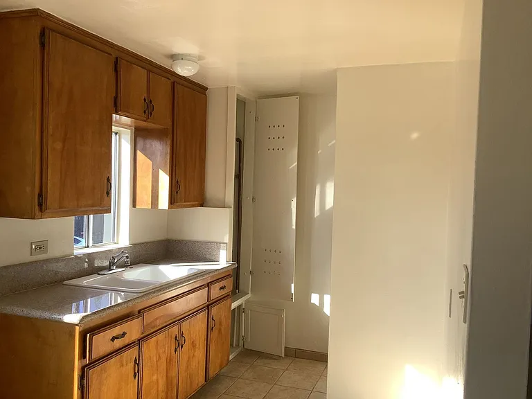 3500 E 54th St — Photo 23