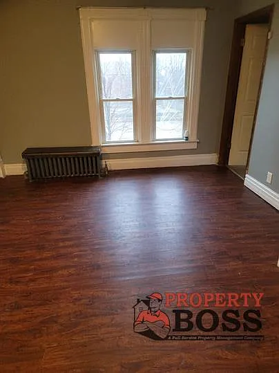 802 Pine -2R - 1 — Photo 3