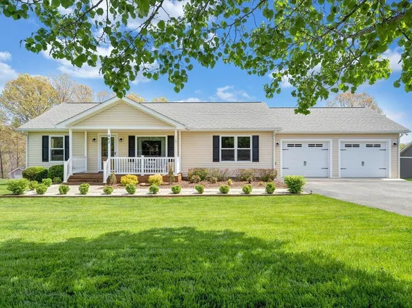 462 Gilford Rd, Wirtz, VA 24184