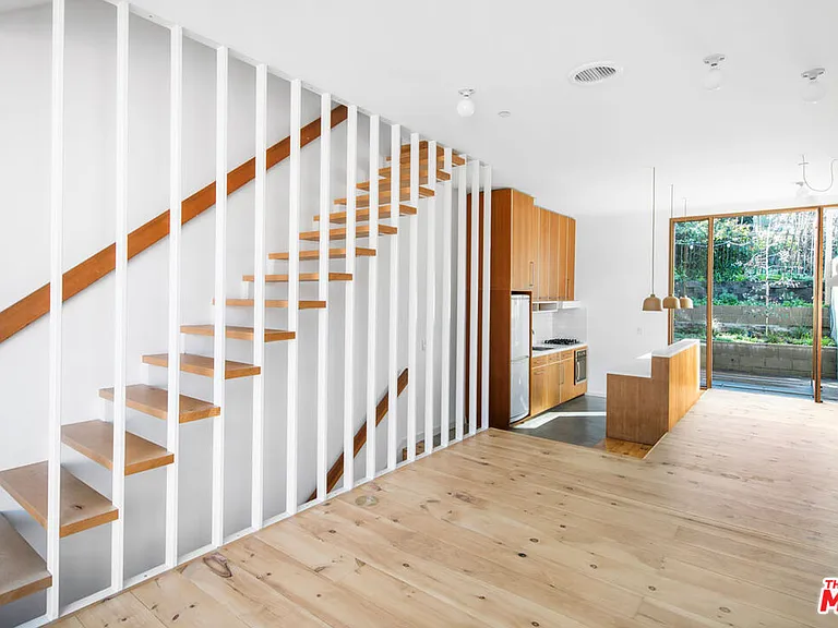 1416 Fairbanks Pl — Photo 1