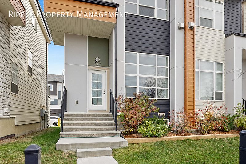 Airdrie Townhouse for rent - 3 Bedrooms — photo 12