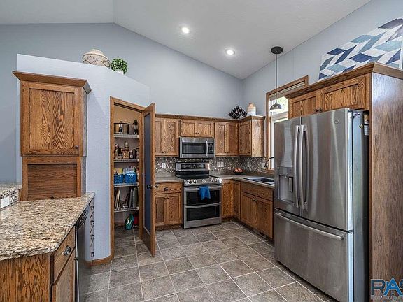 5th image of 2904 W Courtyard Ln