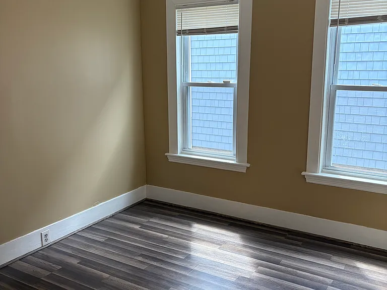 50-52 Bainbridge St #1 — Photo 12