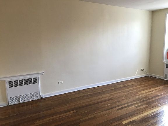 5th image of 14219 Barclay Ave APT 3A
