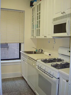 Rented by Metropolitan Equities | media 5