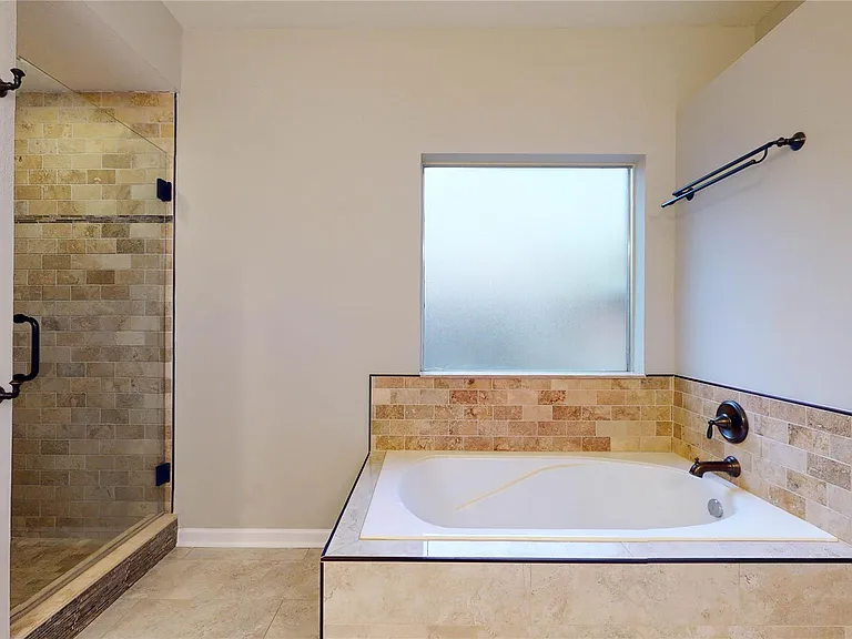 20802 Newbury Park Dr — Photo 30