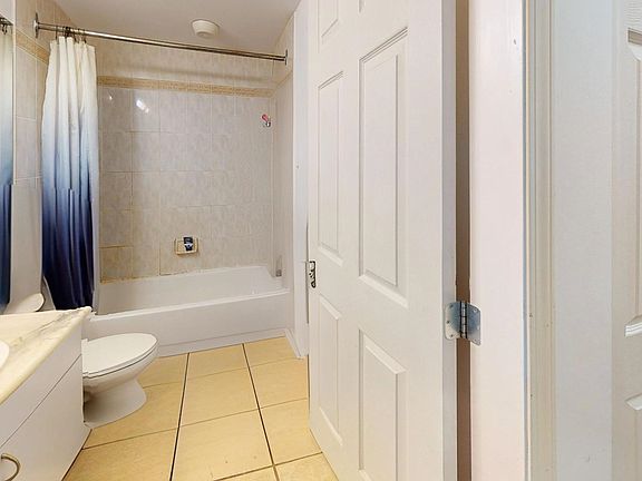 4th image of 5629 Dunbar St #202