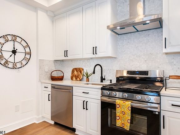 5th image of 363 Marlboro Rd