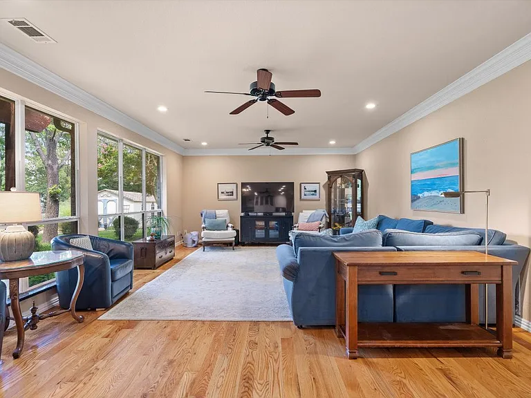 3933 Bordeaux Cir — Photo 10