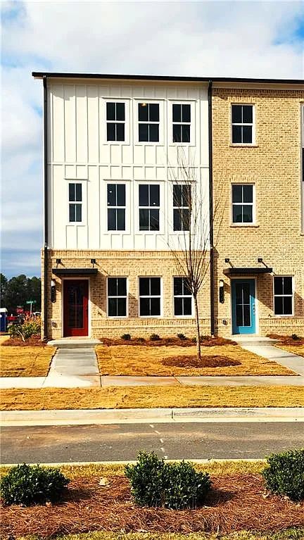 3 bed, 3.5 bath, $2,300 — Photo 1