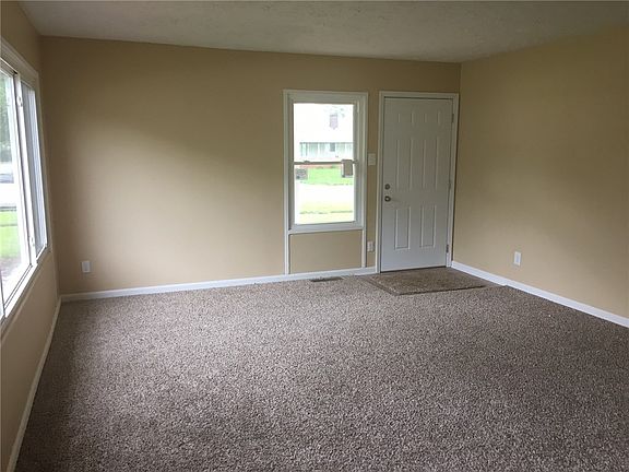 3rd image of 4835 Thrush Dr