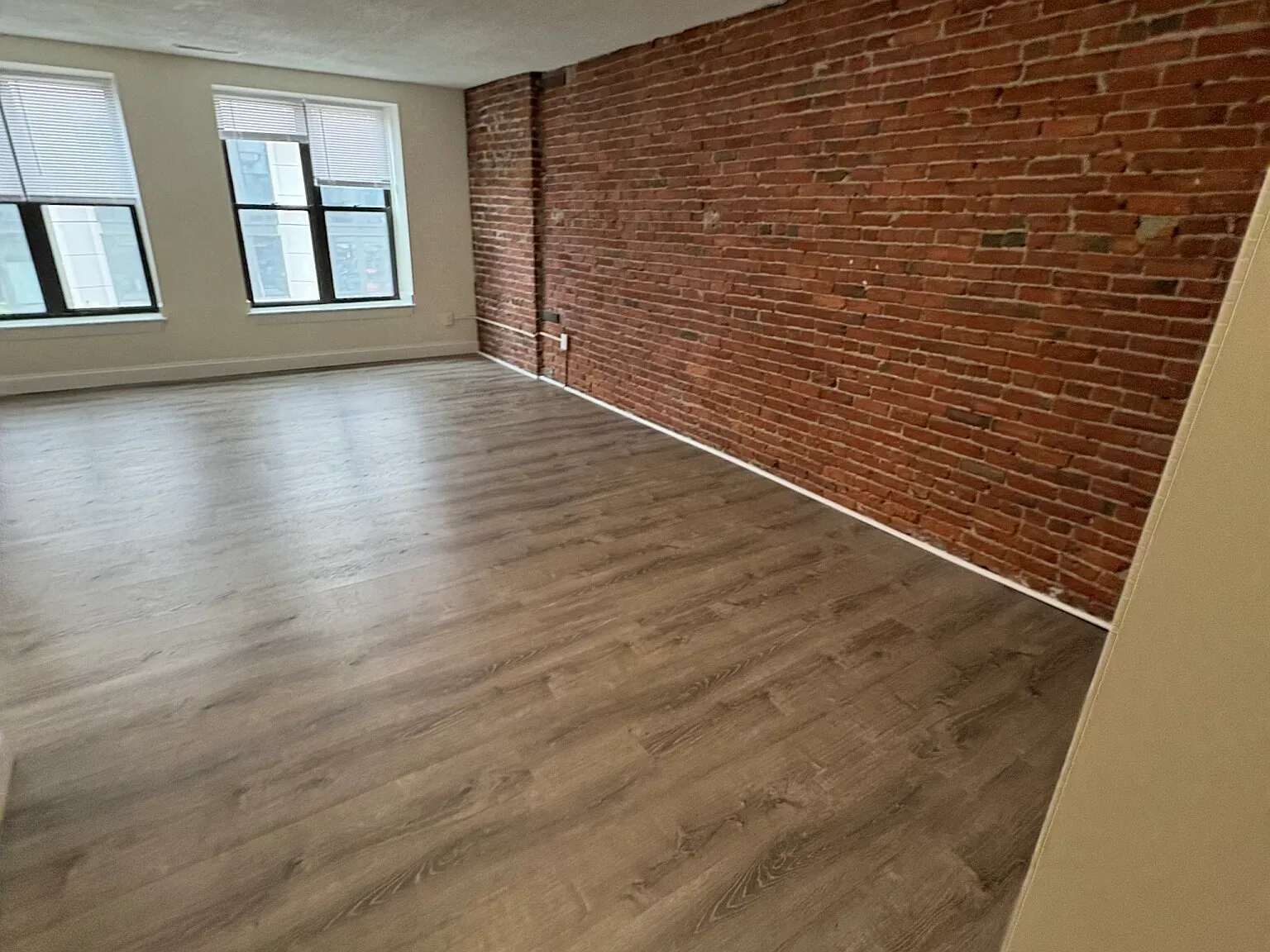Studio, 450 sqft, $2,350 — Photo 2