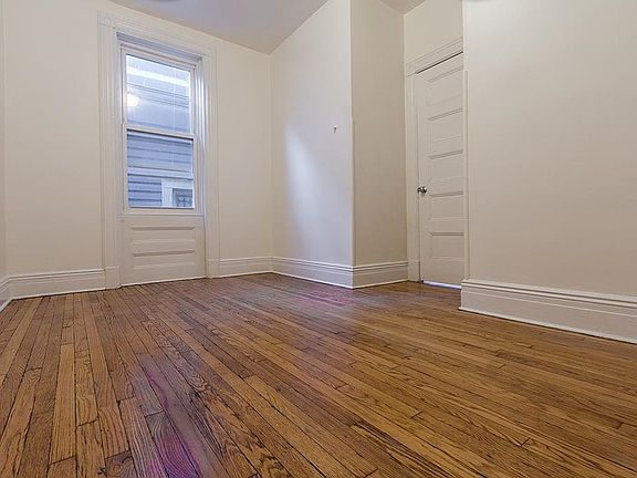 4th image of 167 Clinton Ave