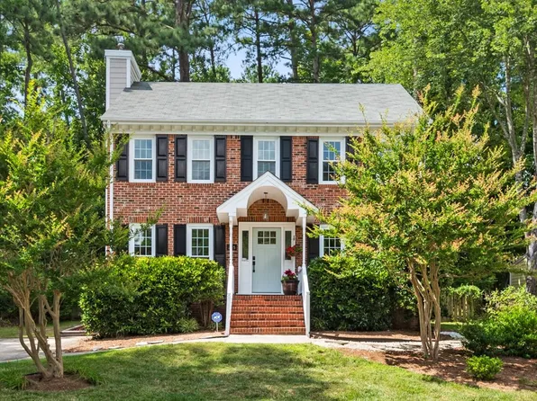 215 Lakeshore Dr, Durham, NC 27713