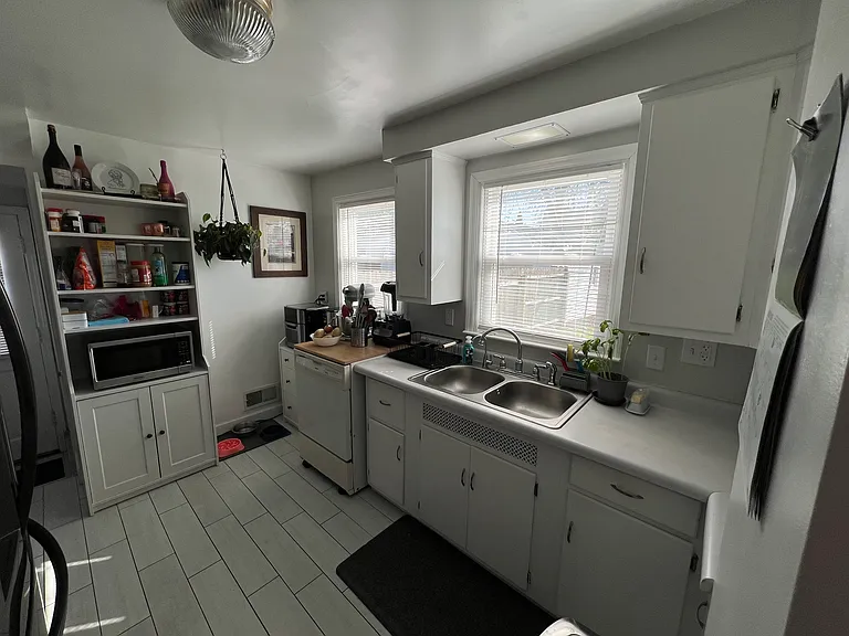 132 E Tasher St — Photo 6
