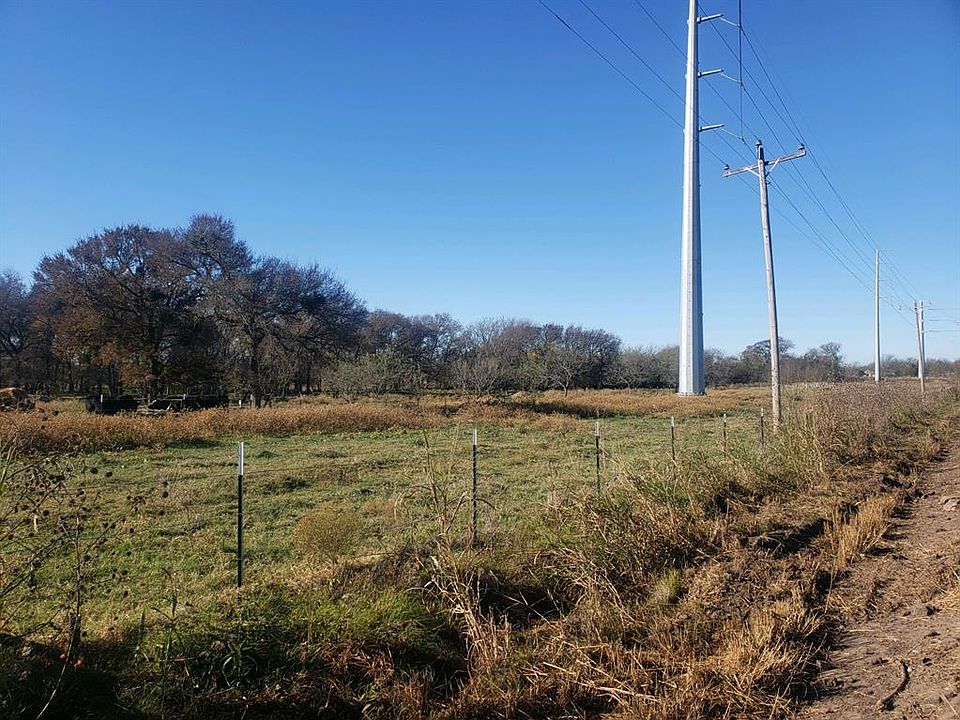 2nd image of 3905 Coyote Xing