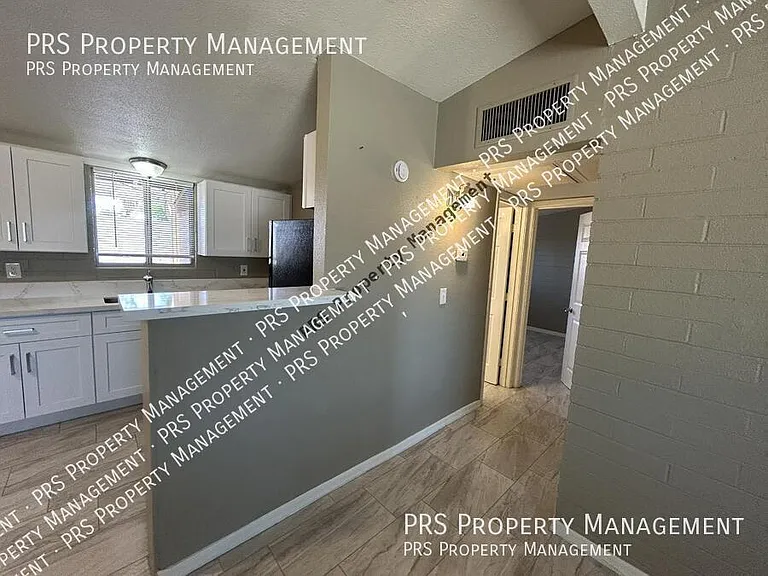 761 N Delaware St #A — Photo 12