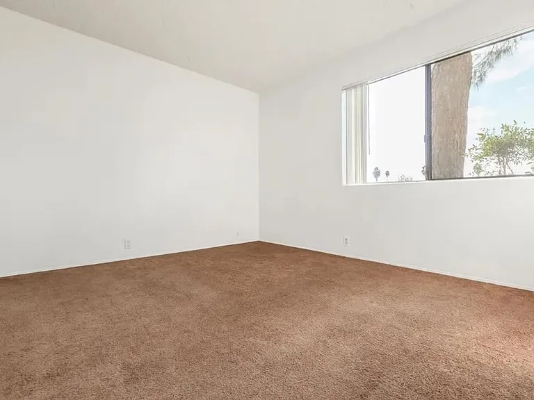 Pacific Terrace — Photo 41
