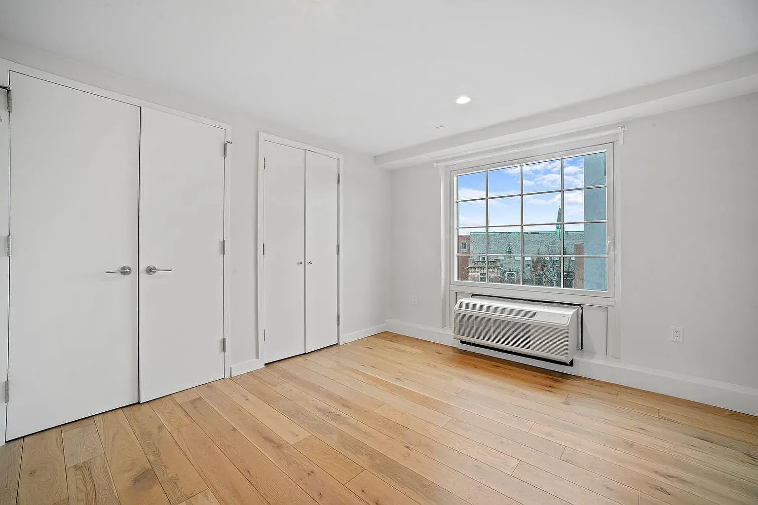 555 Waverly Avenue — Photo 4