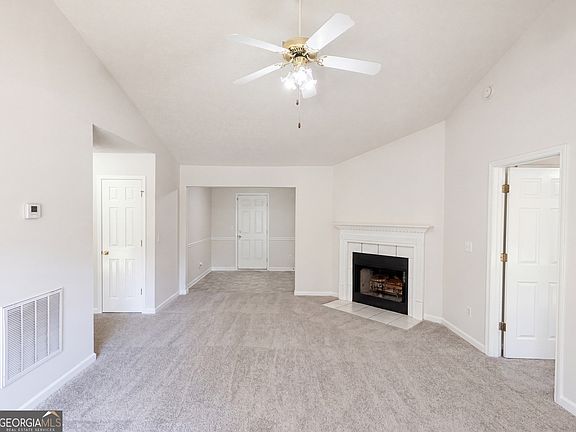 3rd image of 182 Livingston Ln