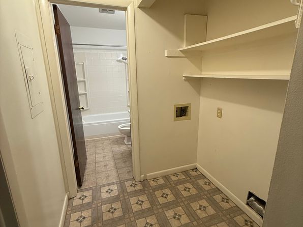 424 S Wolf Creek St #3