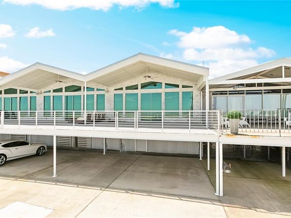8116 Breakwater Dr, New Orleans, LA 70124