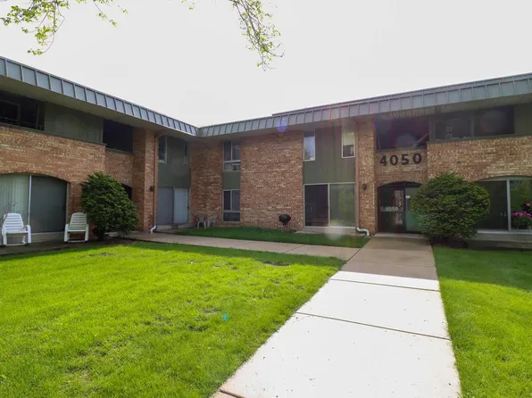 4050 West Rivers Edge CIRCLE #4, Brown Deer, WI 53209