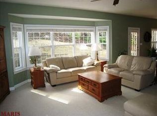 854 Craig Forest Ln, Saint Louis, MO 63122