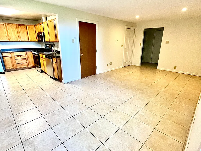 308 E Cook Ave #B — Photo 2