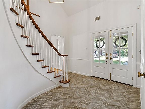 3rd image of 5421 Cocos Plumosas Dr