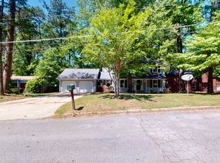 5265 Essex Farms Ct, Stone Mountain, GA 30088