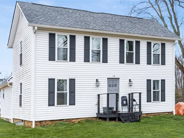 1435 Luby Ln, Zanesville, OH 43701